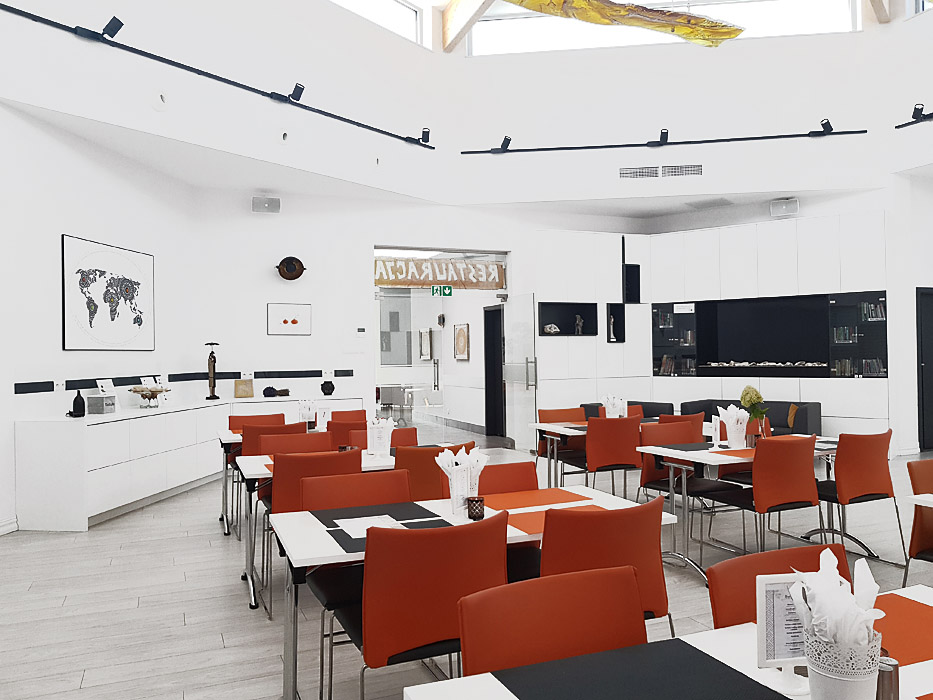 Projekty wnętrz, meble na zamówienie dla biura klinika imc