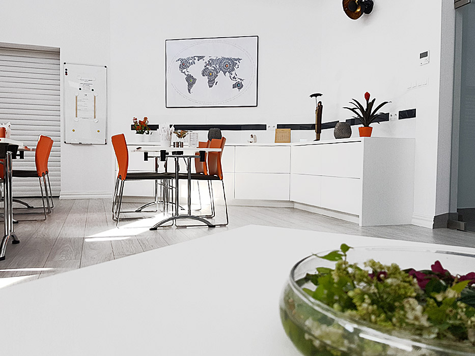 Projekty wnętrz, meble na zamówienie dla biura klinika imc