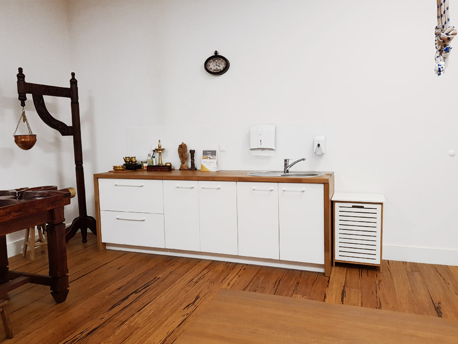 Projekty wnętrz, meble na zamówienie dla biura klinika imc